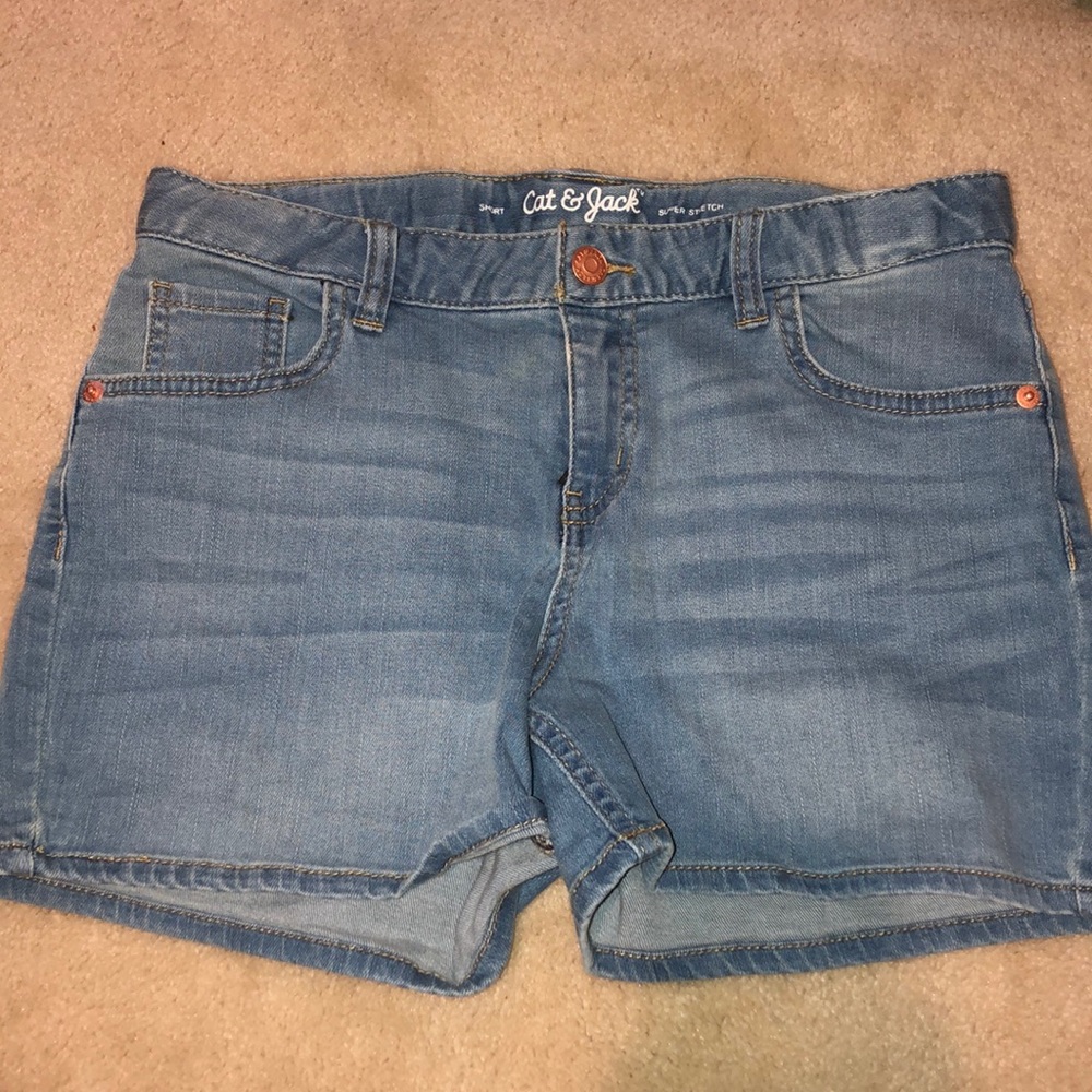 light washed blue cat and jack jean shorts
